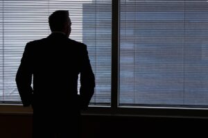 薄毛の悩みを解消するために髪の毛を増やす方法は？