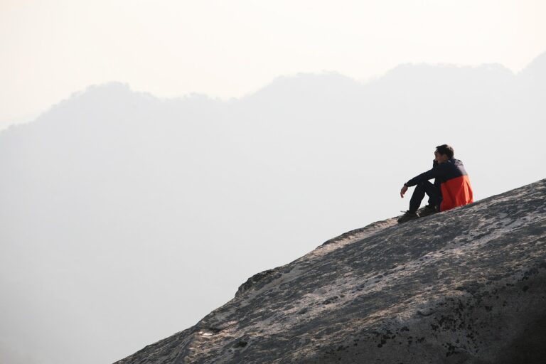 薄毛を改善するために髪の毛を生やす方法は？